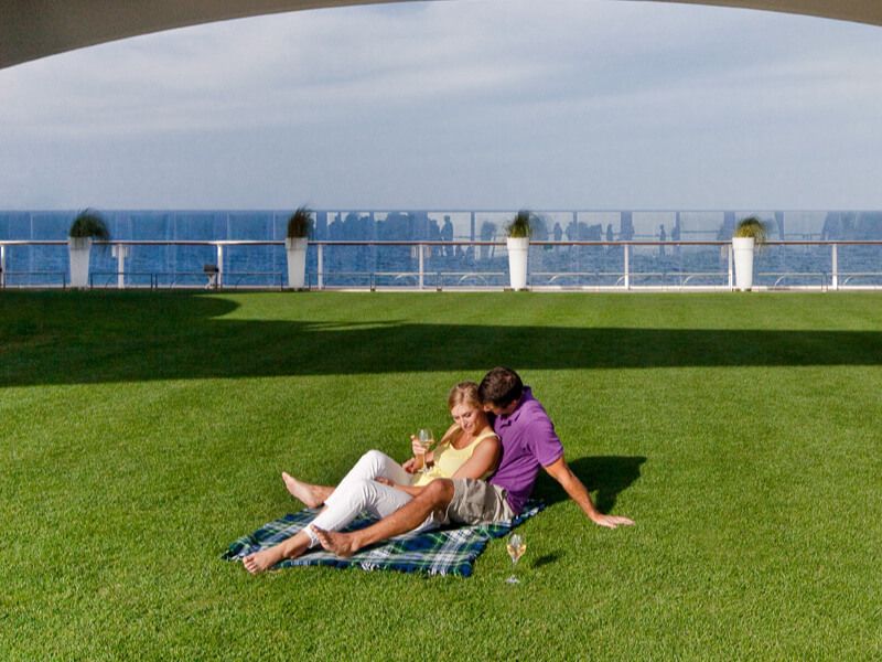 Lawn Club du bateau de croisière Celebrity Eclipse
